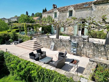 11 Bed House for sale