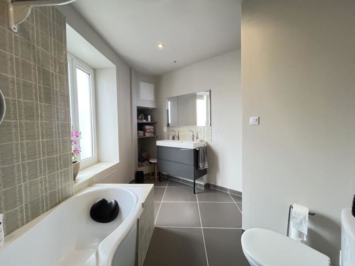 Image No.10-4 Bed House for sale