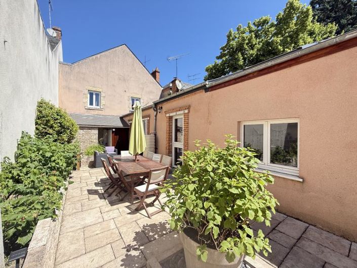 Image No.2-4 Bed House for sale