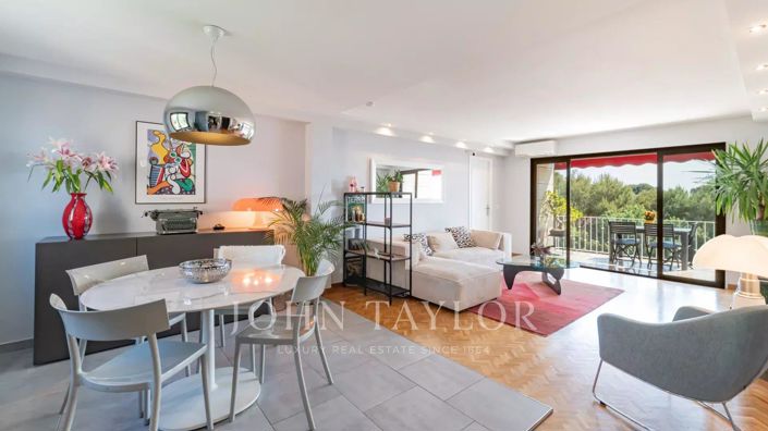 Image No.4-Appartement de 2 chambres à vendre à Cannes