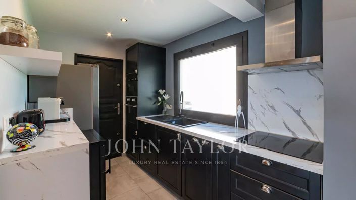 Image No.6-2 Bed Property for sale