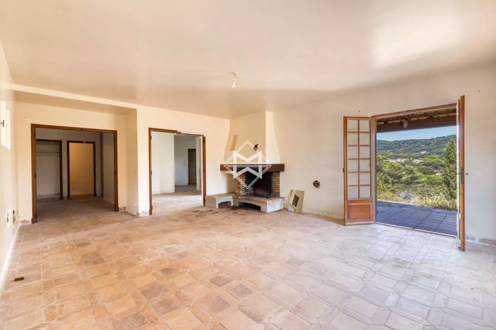 Image No.12-5 Bed House for sale