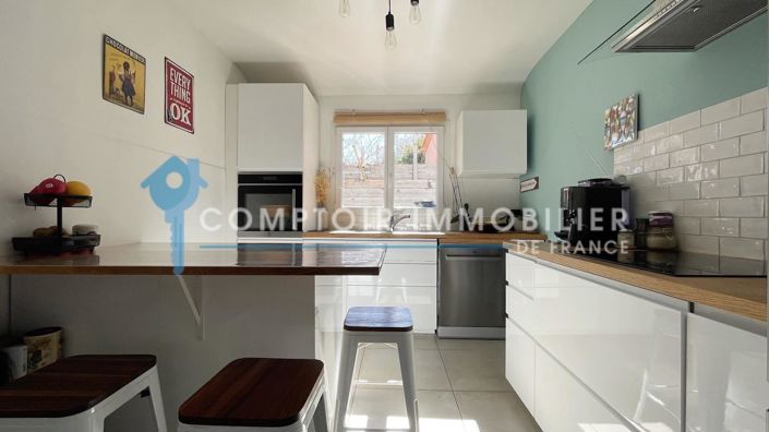 Image No.8-3 Bed House for sale