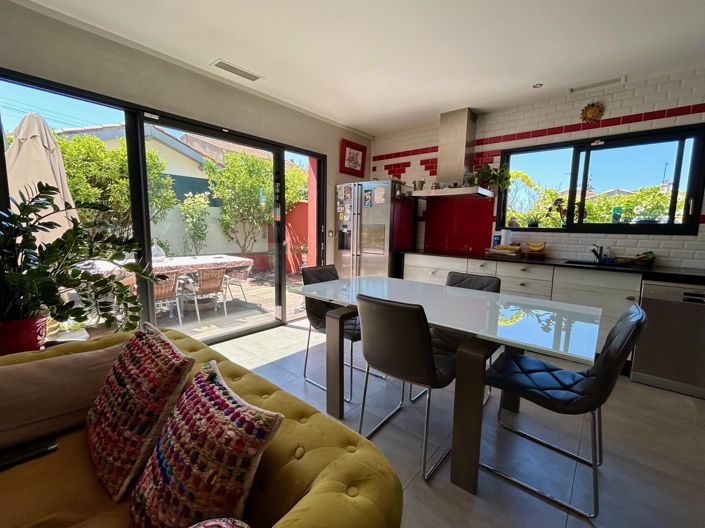 Image No.6-2 Bed House for sale