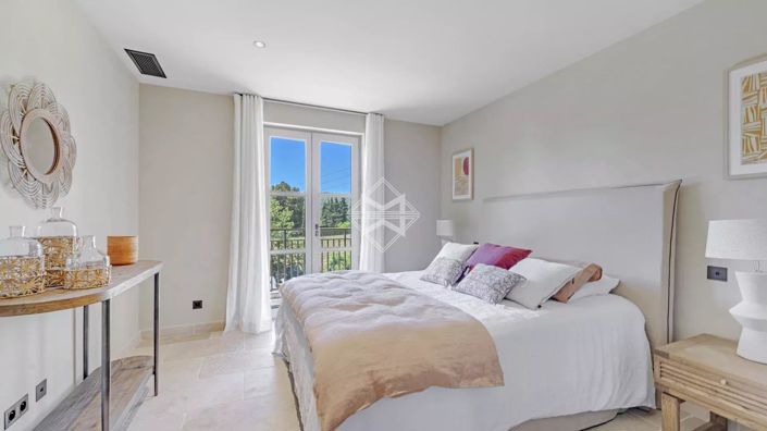 Image No.12-5 Bed House for sale