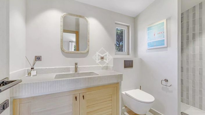 Image No.15-5 Bed House for sale