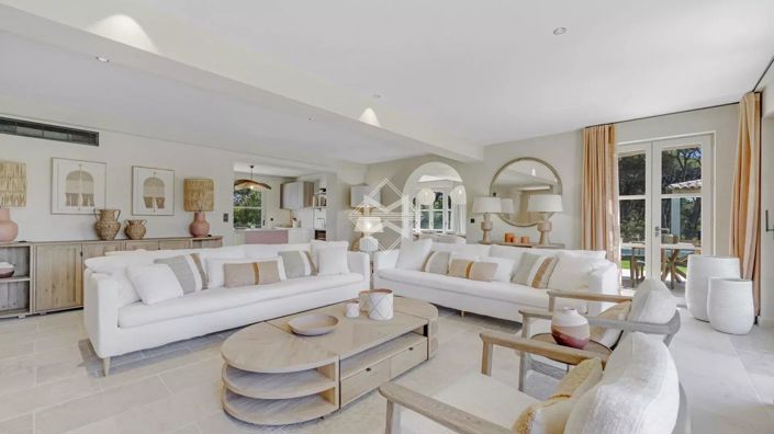 Image No.4-5 Bed House for sale