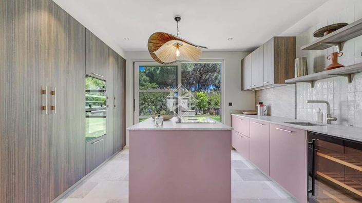 Image No.6-5 Bed House for sale