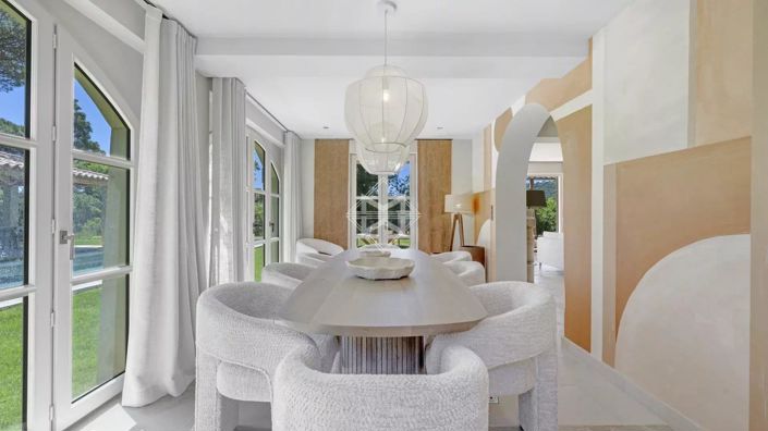 Image No.7-5 Bed House for sale