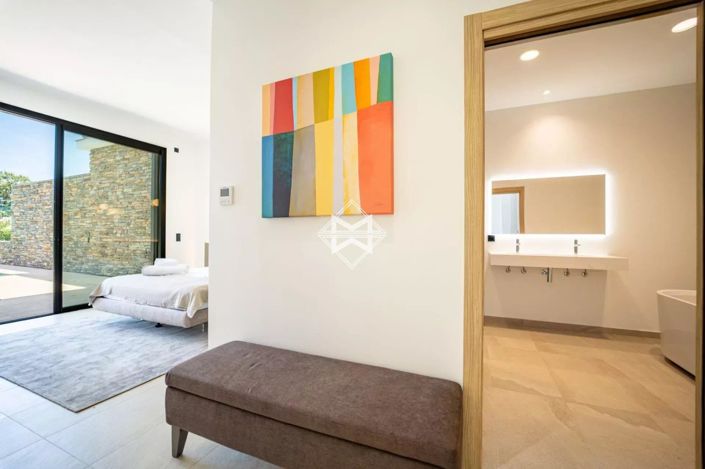 Image No.9-4 Bed House for sale