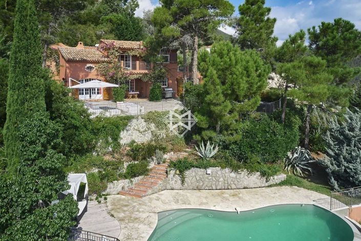 Image No.2-5 Bed House for sale