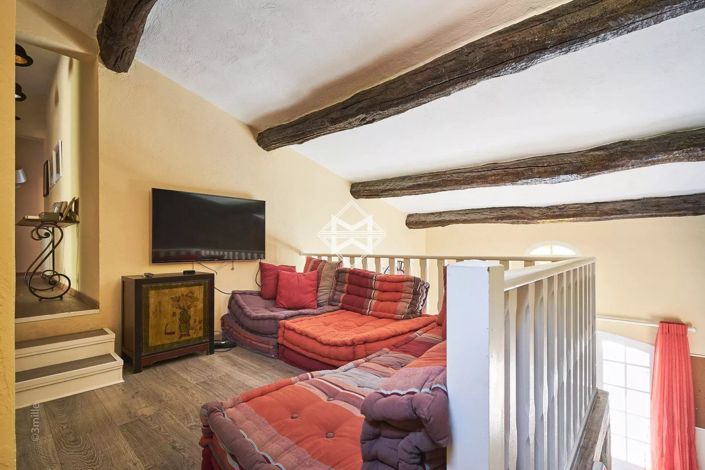 Image No.7-5 Bed House for sale