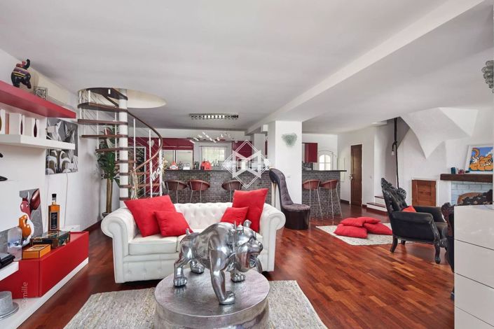 Image No.7-6 Bed House for sale