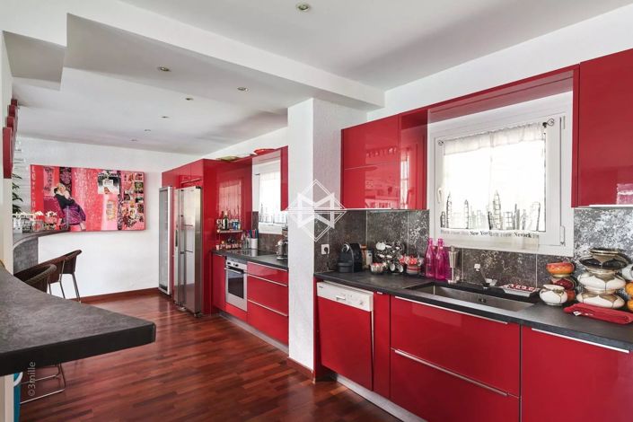 Image No.9-6 Bed House for sale