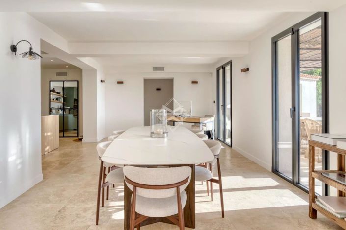 Image No.10-4 Bed House for sale