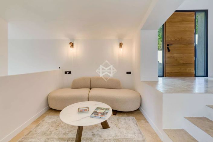 Image No.18-4 Bed House for sale