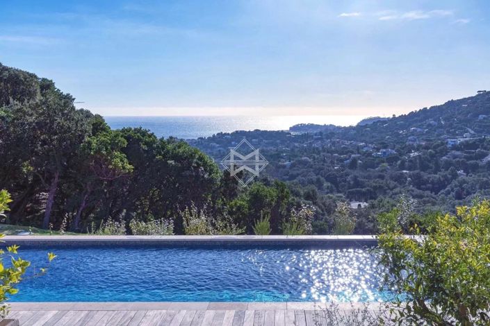 Image No.4-4 Bed House for sale