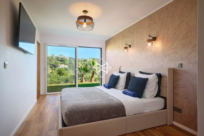 Image No.13-5 Bed House for sale