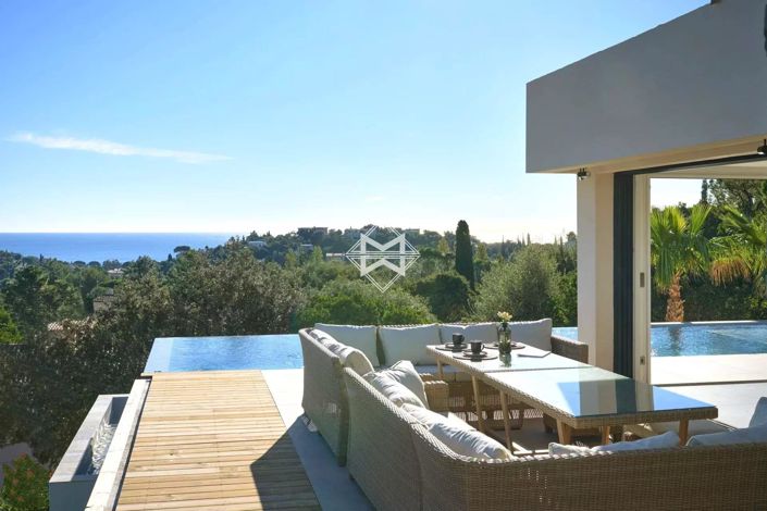 Image No.2-5 Bed House for sale