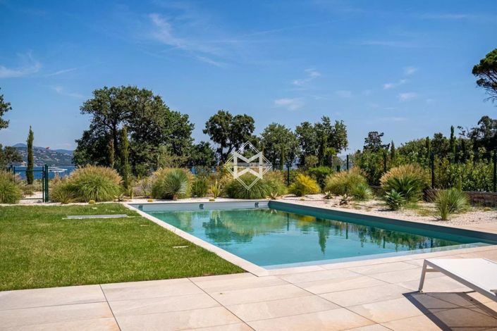 Image No.10-4 Bed House for sale