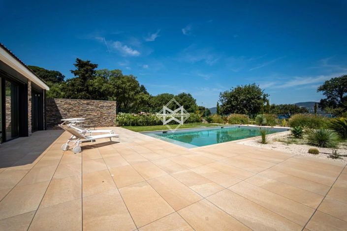 Image No.3-4 Bed House for sale