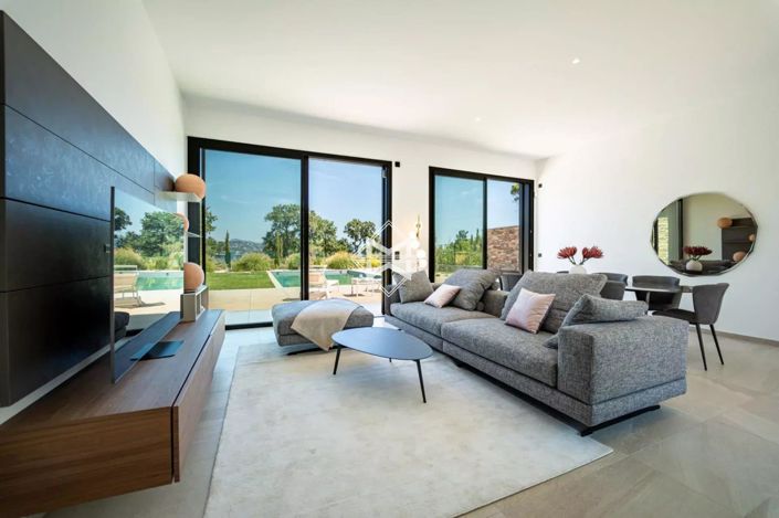 Image No.4-4 Bed House for sale