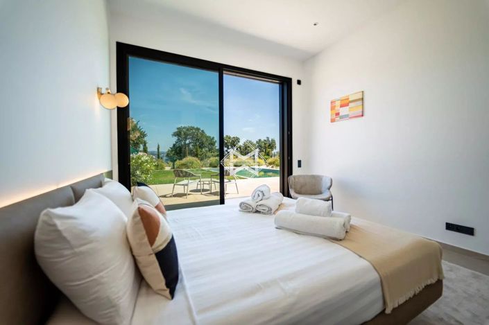 Image No.7-4 Bed House for sale