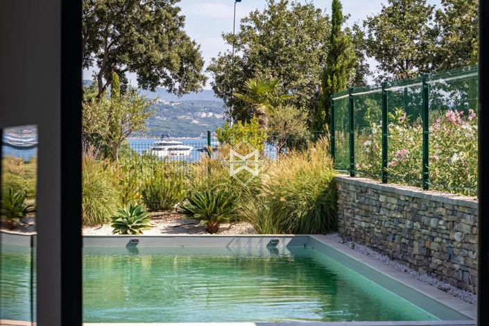 Image No.2-4 Bed House for sale