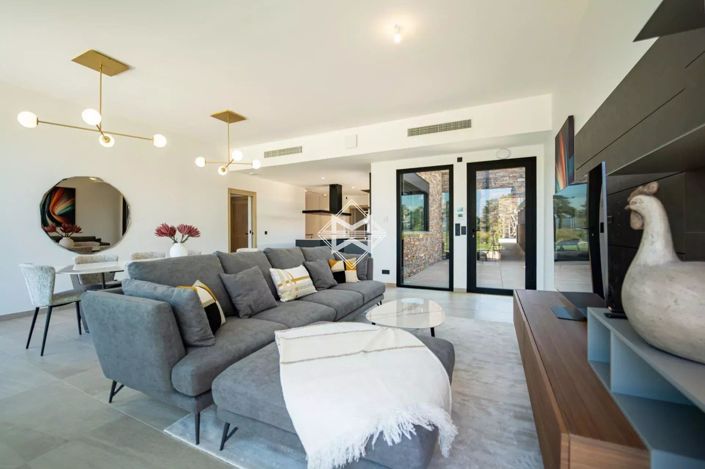 Image No.4-4 Bed House for sale