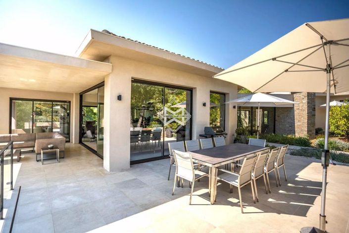 Image No.5-5 Bed House for sale