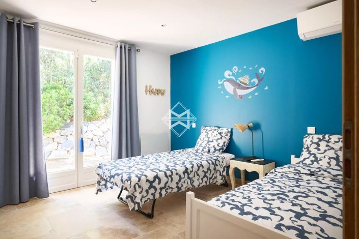 Image No.15-5 Bed House for sale