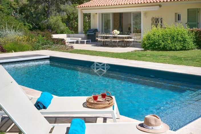 Image No.4-5 Bed House for sale