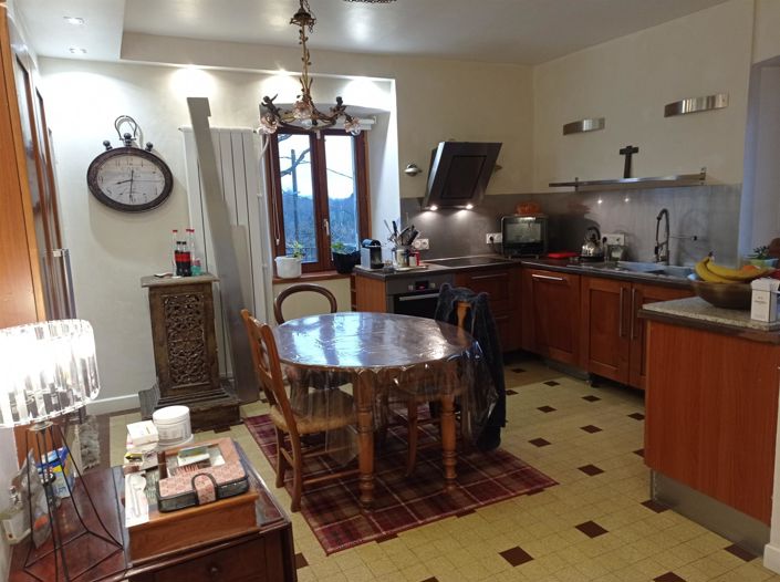 Image No.12-6 Bed House for sale