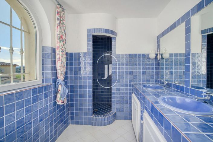 Image No.7-3 Bed House for sale