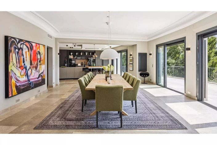 Image No.8-5 Bed House for sale