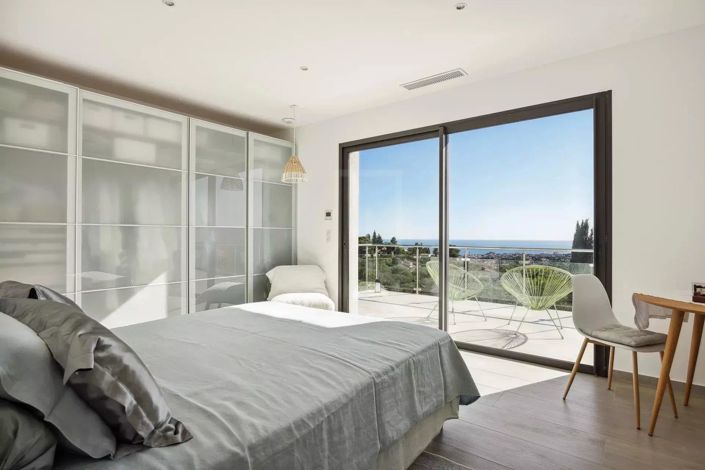 Image No.19-6 Bed House for sale