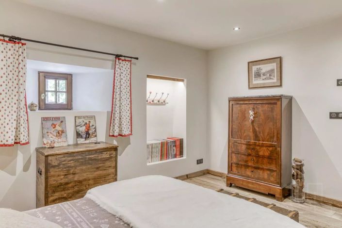 Image No.13-4 Bed House for sale