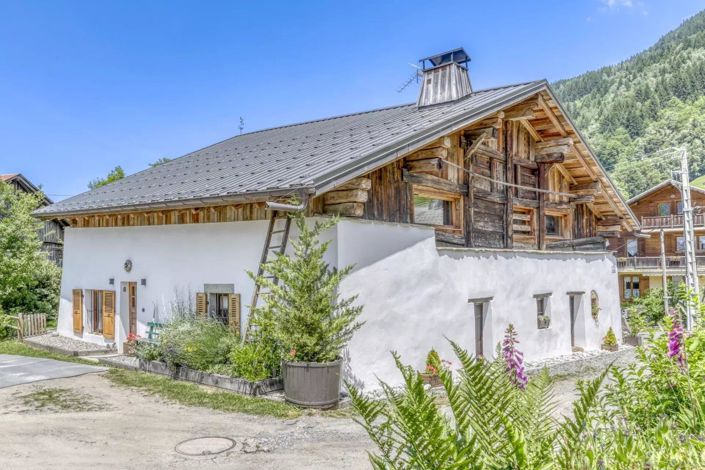 Image No.2-4 Bed House for sale