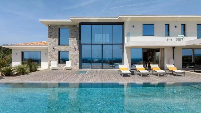 Image No.2-6 Bed House for sale