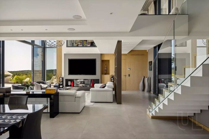 Image No.5-6 Bed House for sale