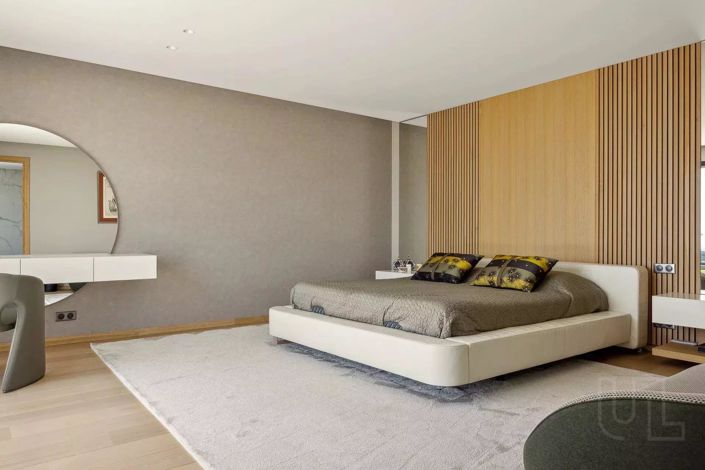 Image No.7-6 Bed House for sale