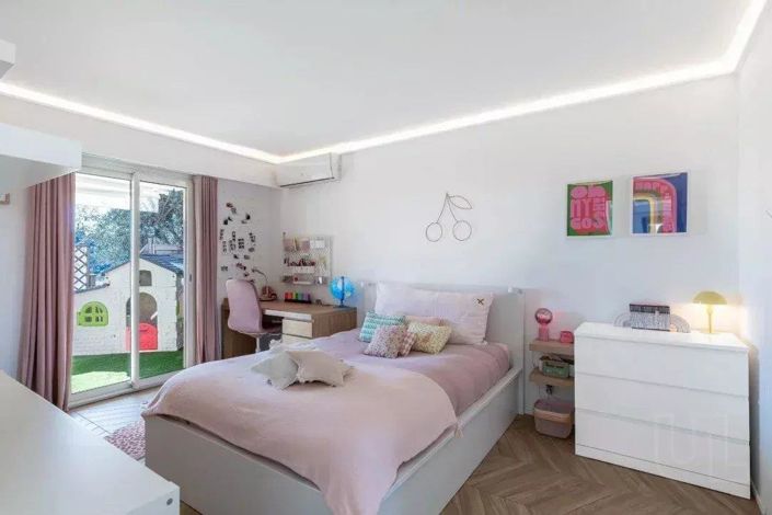 Image No.8-4 Bed Apartment for sale