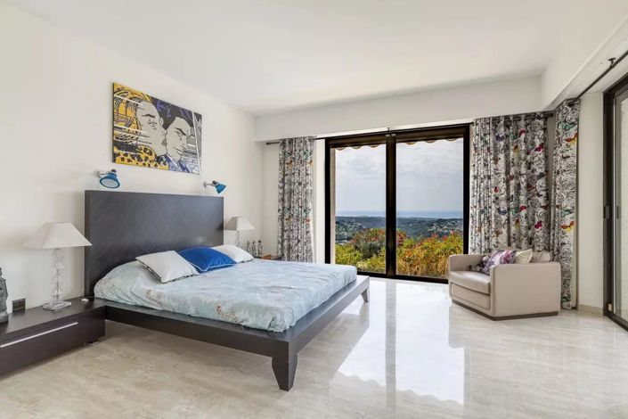 Image No.8-4 Bed House for sale