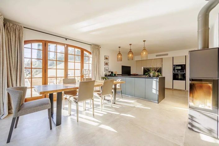 Image No.3-5 Bed House for sale