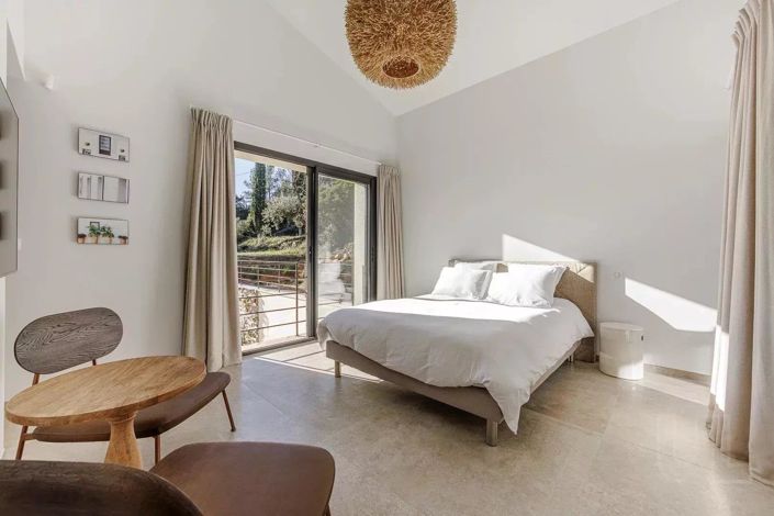 Image No.7-5 Bed House for sale