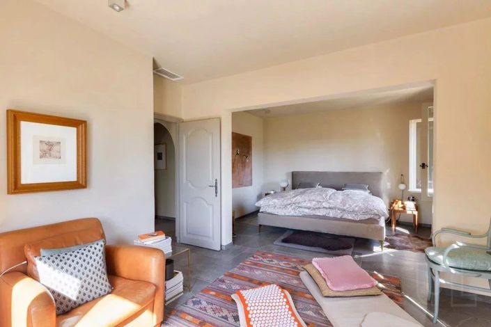 Image No.16-5 Bed House for sale