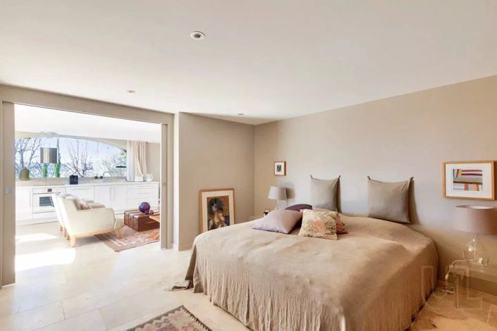 Image No.17-5 Bed House for sale