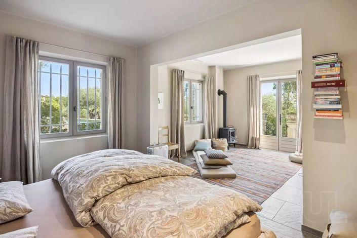 Image No.7-5 Bed House for sale