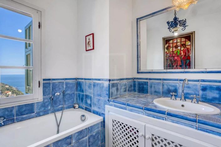 Image No.27-4 Bed House for sale