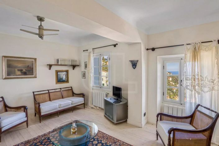 Image No.30-4 Bed House for sale